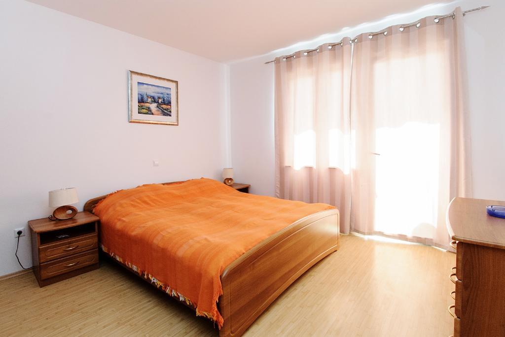 Apartments Slava Petricevic Podstrana Room photo