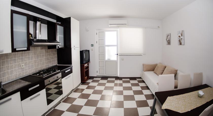 Apartments Slava Petricevic Podstrana Room photo